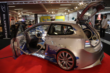 Lyd skal jo også overdimensioneres - Et rigtigt vildt bud på sagen kan ses hos Bilxperten.
(Foto: Motorsporten.dk)